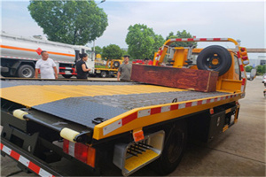 新宁附近拖车电话号码服务